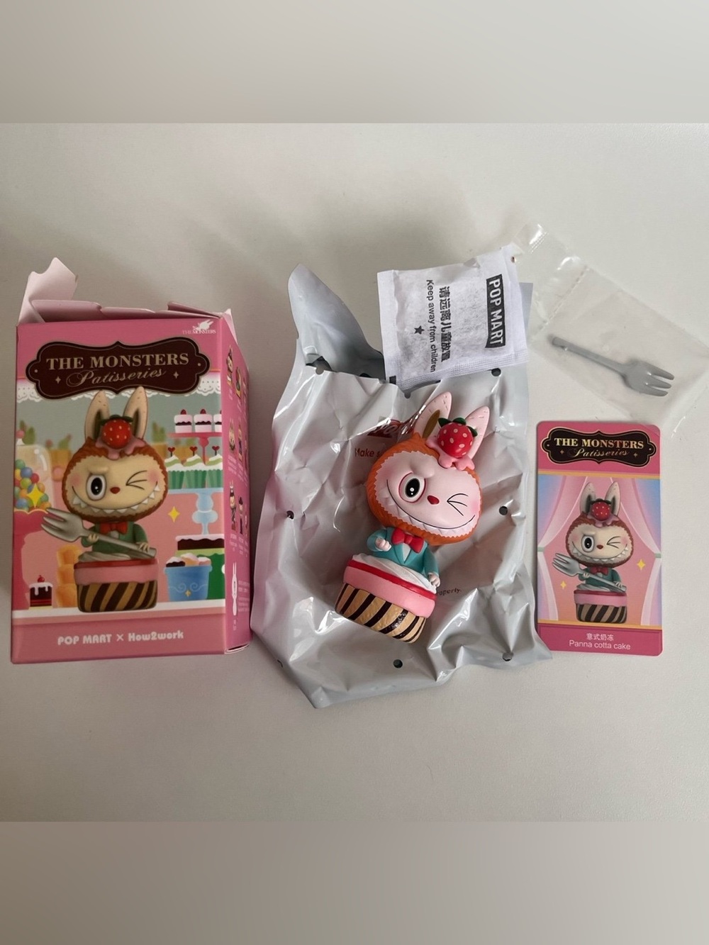 Labubu Coca Cola Bundle + figurine - Picture 11 of 11